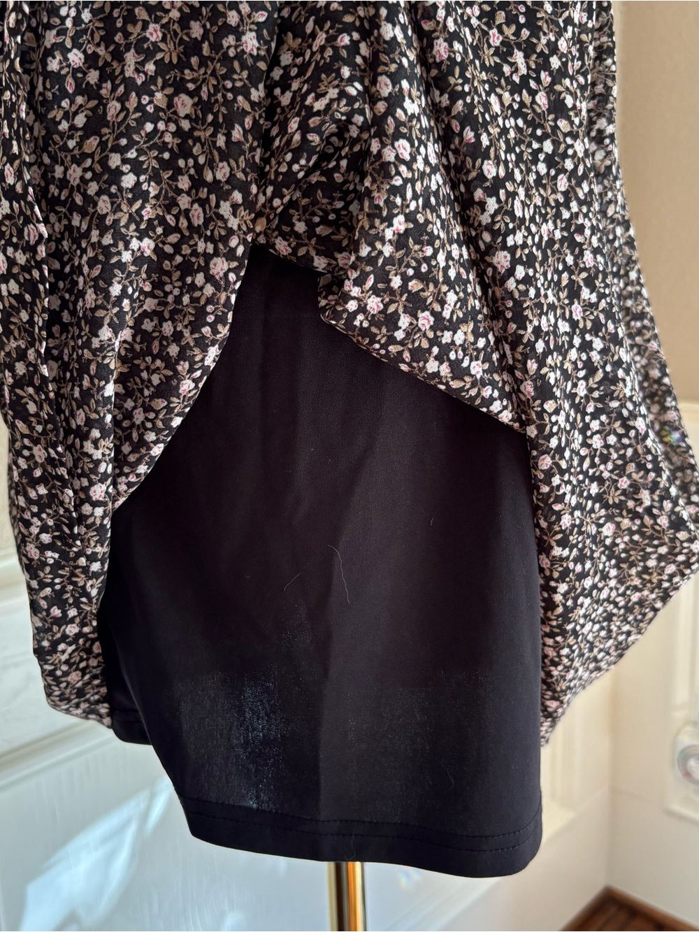 Gal Clothing Floral V-Neck Flutter Sleeve Mini Dress in Black Sz S - Picture 6 of 8